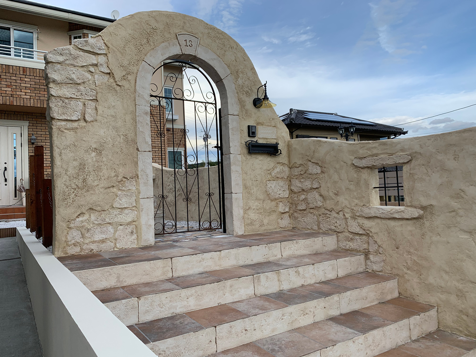 手造り感溢れるフレンチアンティーク風ガーデン